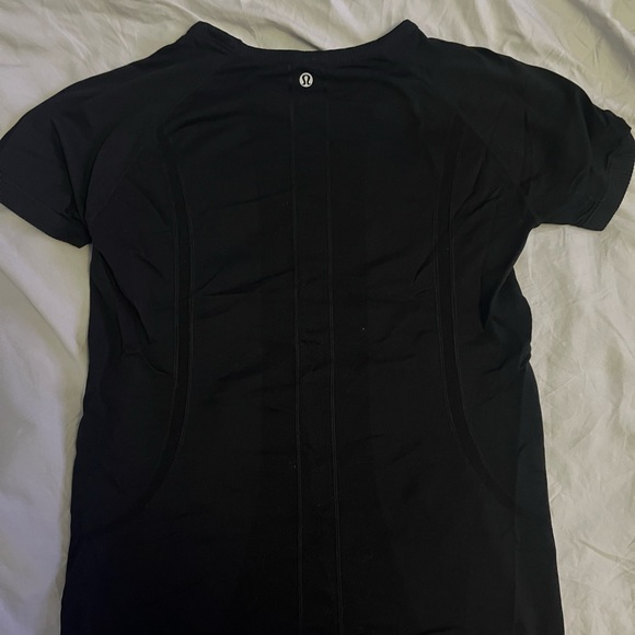Black Lululemon Swiftly Tee - Picture 2 of 3